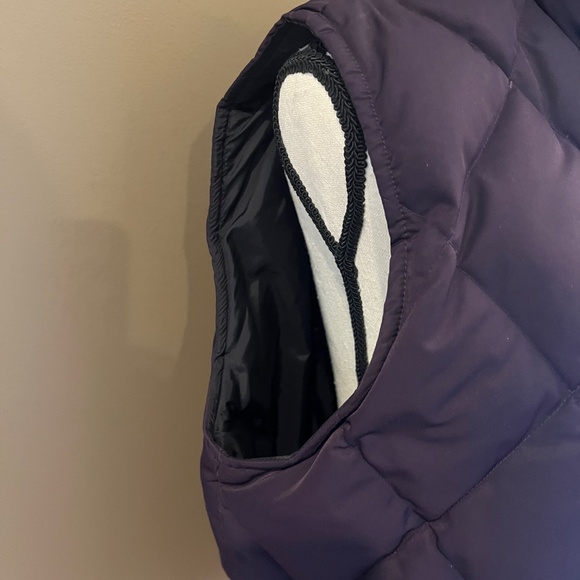Eddie Bauer Women's Goose Down Quilted Puffer Vest, Size Medium - Picture 4 of 13